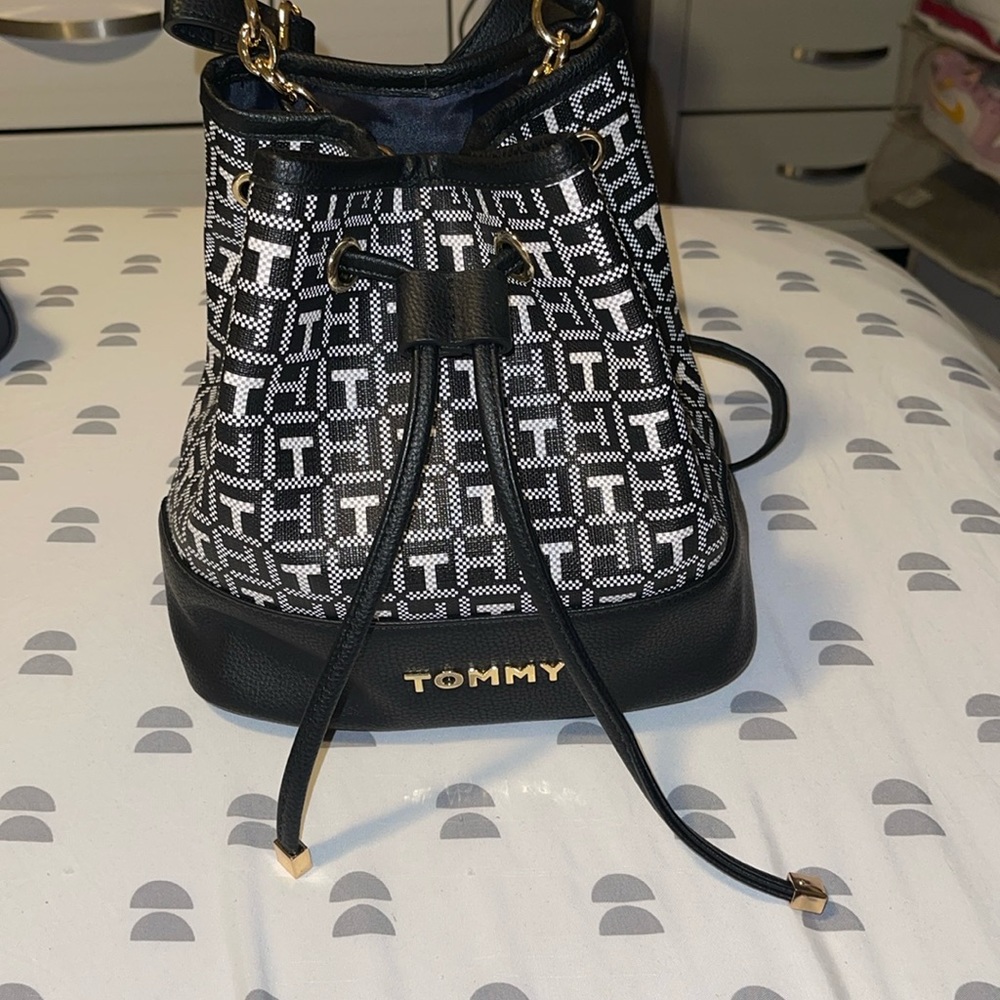 Bucket bag